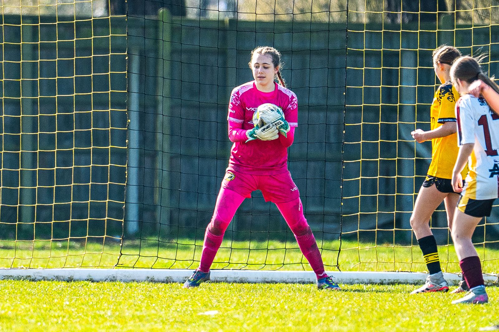 Phoebe Futter, Football